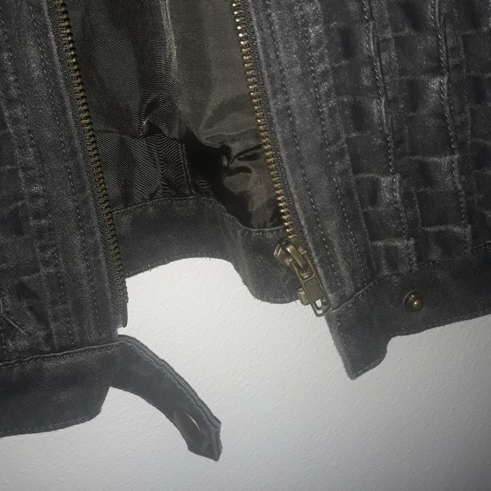 Rustic Gray Ruffled Converse Bomber Jacket - Picture 4 of 6